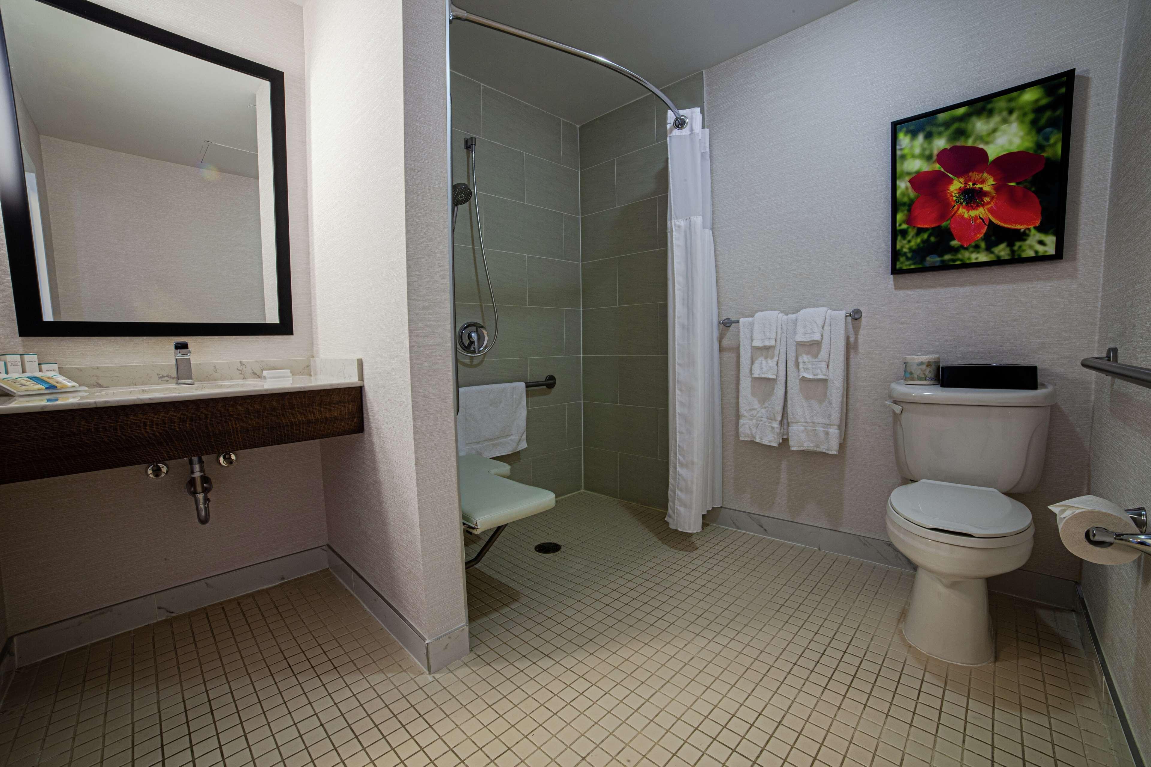 Hilton Garden Inn Montreal Airport Dorval Exterior foto